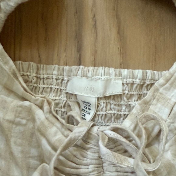 H&M Cream Ruched Top - Picture 2 of 4